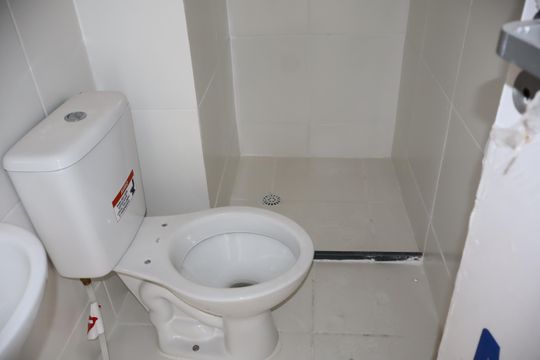 Banheiro de apartamento à venda com 2 quartos, 40m² em Fazenda da Juta, São Paulo