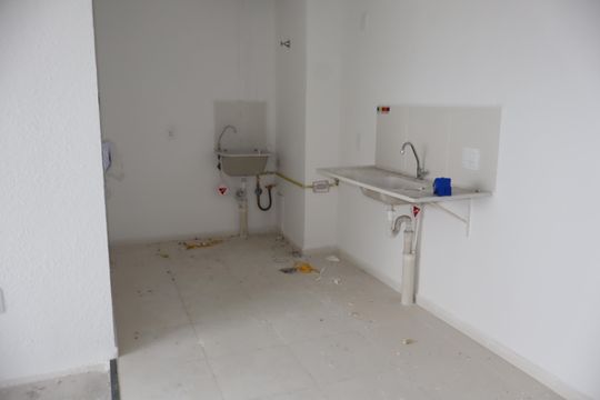 Sala/Cozinha de apartamento à venda com 2 quartos, 40m² em Fazenda da Juta, São Paulo