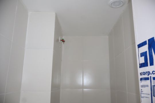 Banheiro de apartamento à venda com 2 quartos, 40m² em Fazenda da Juta, São Paulo