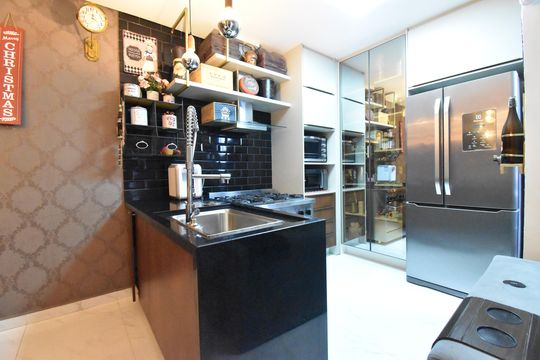 Cozinha de casa de condomínio à venda com 3 quartos, 89m² em Xaxim, Curitiba