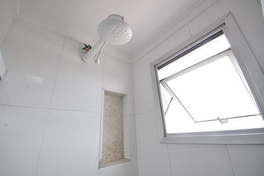 Banheiro de apartamento para alugar com 2 quartos, 46m² em Vila Guilherme, São Paulo