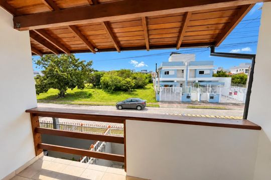 Varanda de casa para alugar com 2 quartos, 80m² em Campeche Central, Florianópolis
