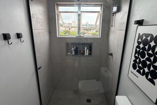 Banheiro de apartamento à venda com 2 quartos, 82m² em Água Fria, São Paulo