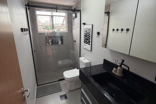 Banheiro de apartamento à venda com 2 quartos, 82m² em Água Fria, São Paulo
