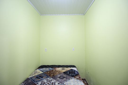 Quarto 2 de casa para alugar com 3 quartos, 90m² em Costa E Silva, Porto Alegre