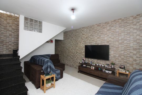 Casa à venda com 4 quartos, 440m² em Vila Rio Branco, São Paulo