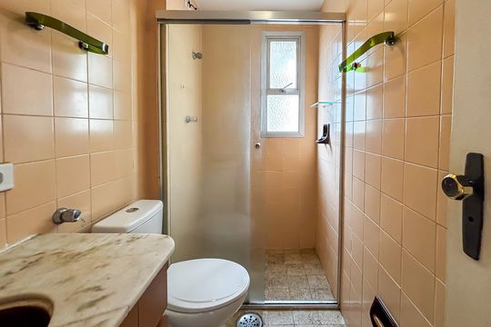Banheiro de apartamento à venda com 1 quarto, 35m² em Pinheiros, São Paulo
