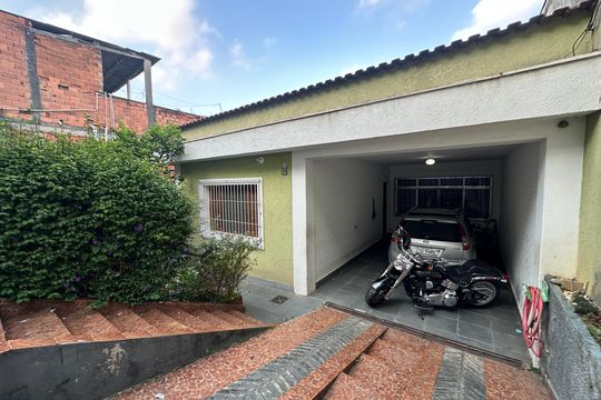Garagem de casa para alugar com 3 quartos, 250m² em Jardim Mutinga, Barueri