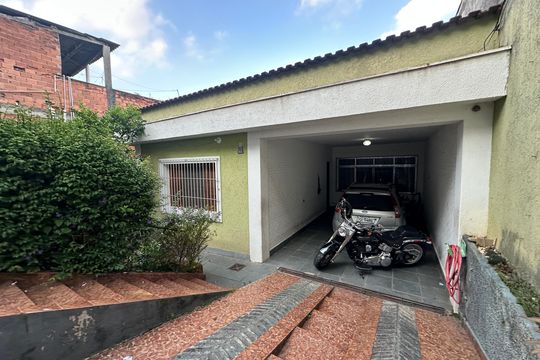 Garagem de casa para alugar com 3 quartos, 250m² em Jardim Mutinga, Barueri