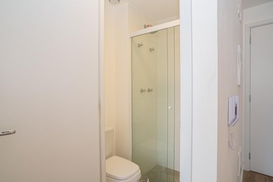 Banheiro de kitnet/studio para alugar com 1 quarto, 25m² em Consolação, São Paulo