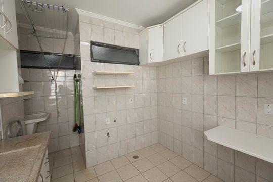 COZINHA de apartamento para alugar com 2 quartos, 96m² em Vila Eliza, Campinas