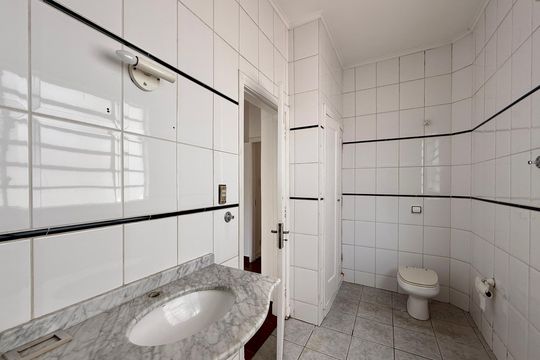 Banheiro  de casa para alugar com 2 quartos, 200m² em Santo Amaro, São Paulo