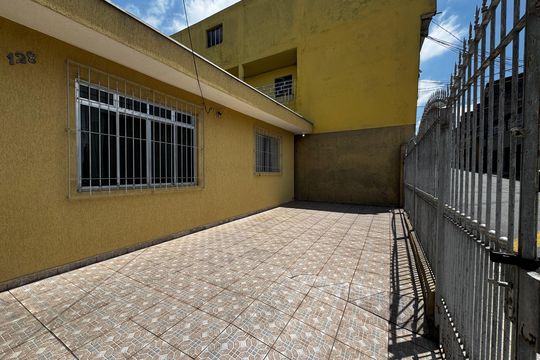 Garagem de casa à venda com 2 quartos, 250m² em Helena Maria, Osasco