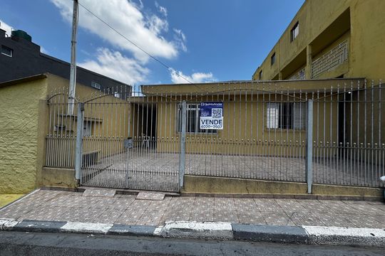 Fachada com placa grande  de casa à venda com 2 quartos, 250m² em Helena Maria, Osasco