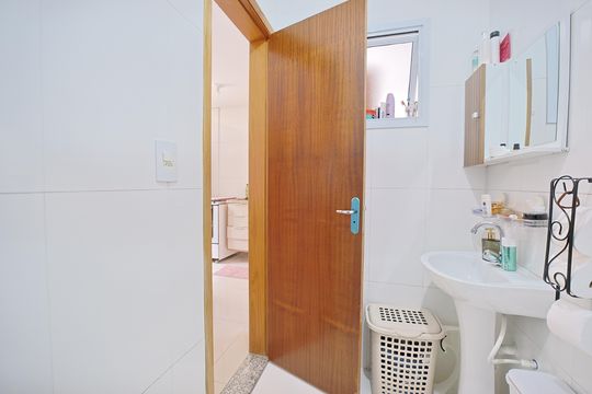 Banheiro de apartamento à venda com 2 quartos, 41m² em Vila Salete, São Paulo