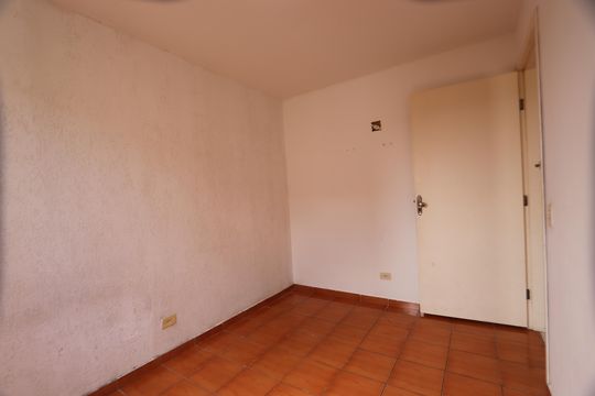 Quarto 2 de apartamento para alugar com 3 quartos, 61m² em Conjunto Habitacional Barreira Grande, São Paulo