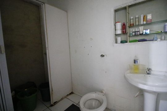 Banheiro da Suíte 1 de casa para alugar com 2 quartos, 490m² em Taquara, Rio de Janeiro