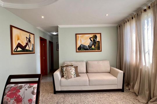 Sala de apartamento à venda com 3 quartos, 118m² em Heliópolis, Belo Horizonte
