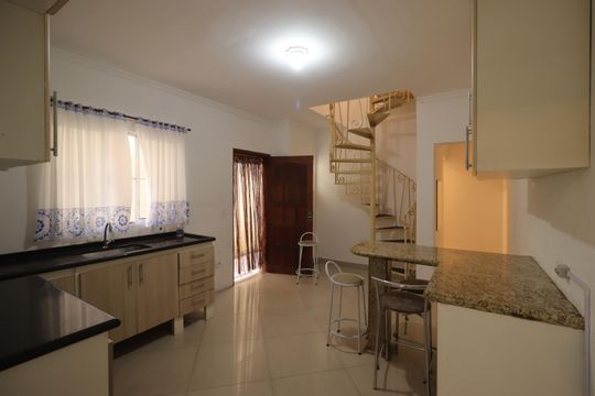 Cozinha de casa à venda com 3 quartos, 274m² em Vila Alzira, Santo André