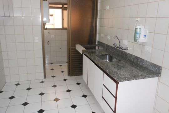 Cozinha de apartamento à venda com 1 quarto, 57m² em Aclimação, São Paulo
