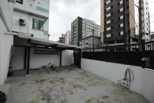 Quintal de casa para alugar com 3 quartos, 98m² em Marapé, Santos