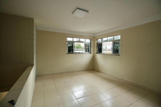 Sala de casa para alugar com 3 quartos, 98m² em Marapé, Santos