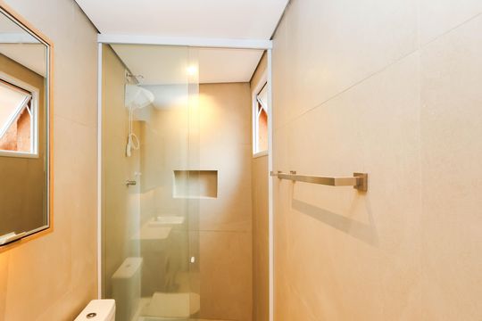 Banheiro de kitnet/studio para alugar com 1 quarto, 15m² em Vila Mariana, São Paulo