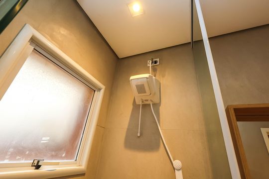 Banheiro de kitnet/studio para alugar com 1 quarto, 15m² em Vila Mariana, São Paulo