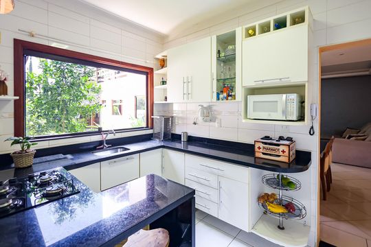 Cozinha de casa à venda com 3 quartos, 270m² em Chácara Areal, Indaiatuba