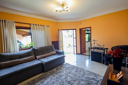 Sala de casa à venda com 3 quartos, 270m² em Chácara Areal, Indaiatuba