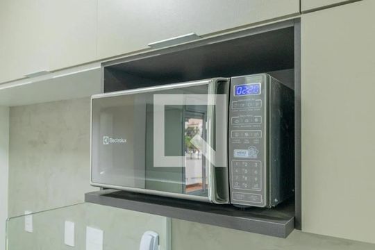 Cozinha de apartamento para alugar com 1 quarto, 26m² em Vila Andrade, São Paulo