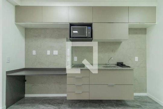 Cozinha de apartamento para alugar com 1 quarto, 26m² em Vila Andrade, São Paulo