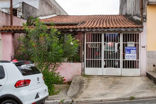 Fachada de casa à venda com 4 quartos, 157m² em Vila Nogueira, Diadema