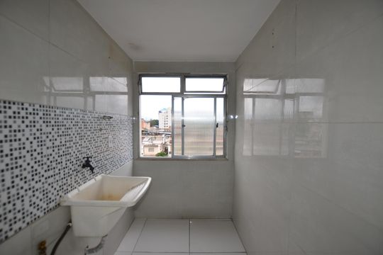 Cozinha e Área de Serviço de apartamento para alugar com 2 quartos, 50m² em Madureira, Rio de Janeiro