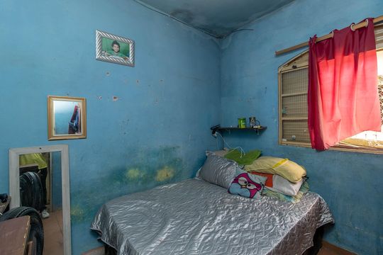 Quarto 1 de casa à venda com 3 quartos, 200m² em Floramar, Belo Horizonte