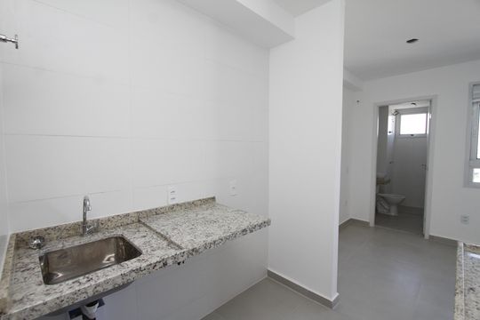 Cozinha de apartamento para alugar com 1 quarto, 24m² em Nova Suíça, Belo Horizonte