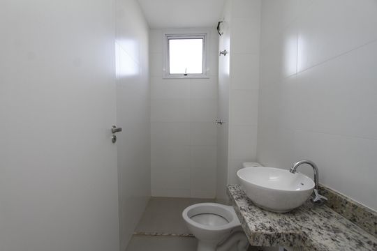 Banheiro de apartamento para alugar com 1 quarto, 26m² em Nova Suíça, Belo Horizonte