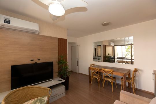 SALA DOIS AMBIENTES de apartamento para alugar com 1 quarto, 50m² em Cambuí, Campinas