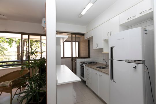 COZINHA de apartamento para alugar com 1 quarto, 50m² em Cambuí, Campinas