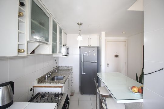 Cozinha de apartamento à venda com 2 quartos, 60m² em Cristo Redentor, Porto Alegre