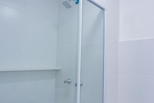 Banheiro de apartamento para alugar com 2 quartos, 38m² em Vila Jaraguá, São Paulo