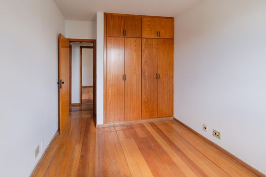 Quarto de apartamento à venda com 3 quartos, 91m² em São Lucas, Belo Horizonte