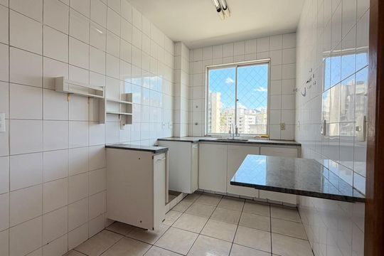 Cozinha de apartamento à venda com 3 quartos, 91m² em São Lucas, Belo Horizonte