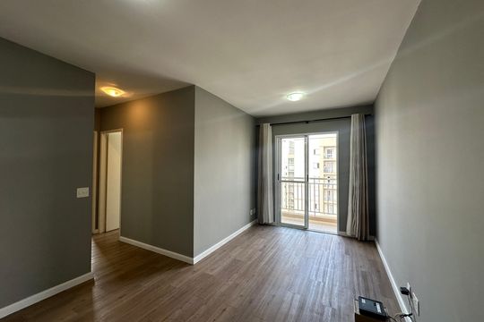Apartamento para alugar com 2 quartos, 61m² em Jardim Tupanci, Barueri