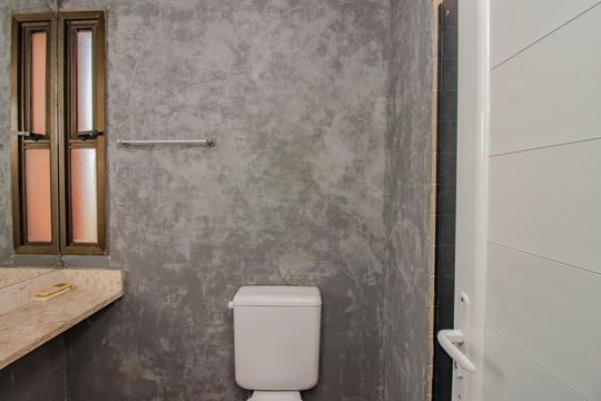 Banheiro de apartamento para alugar com 3 quartos, 75m² em Jardim Carvalho, Porto Alegre