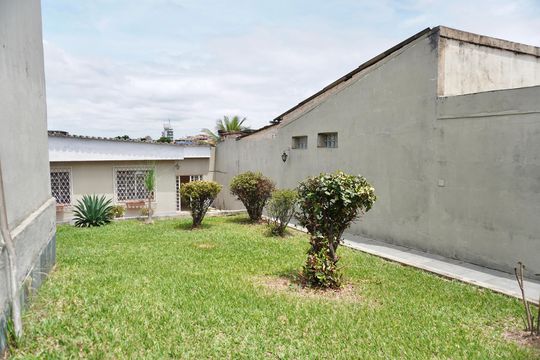 Área externa de casa à venda com 4 quartos, 360m² em Paraíso, Belo Horizonte