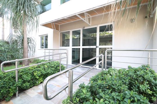 Hall de entrada de apartamento para alugar com 2 quartos, 73m² em Santa Mônica, Uberlândia