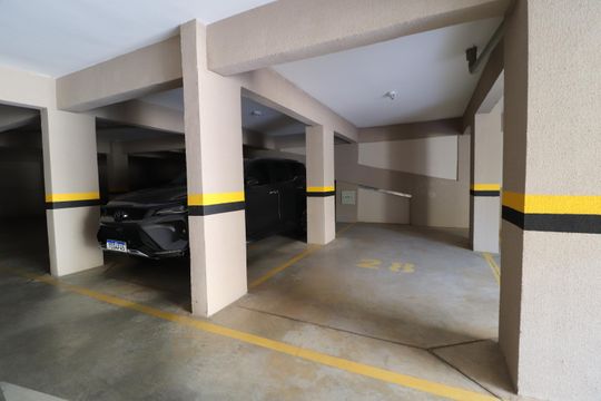 Garagem de apartamento para alugar com 2 quartos, 73m² em Santa Mônica, Uberlândia