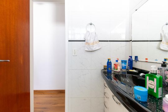 Banheiro Social de casa à venda com 3 quartos, 125m² em Jardim Prudência, São Paulo