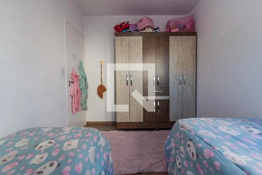 Quarto 1 de apartamento para alugar com 3 quartos, 79m² em Kobrasol, São José